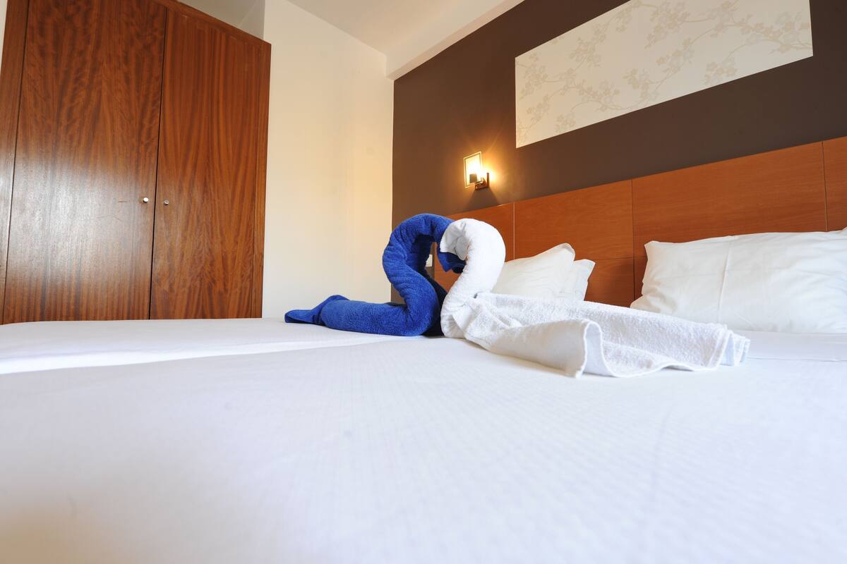 In-room safe, desk, blackout drapes, soundproofing