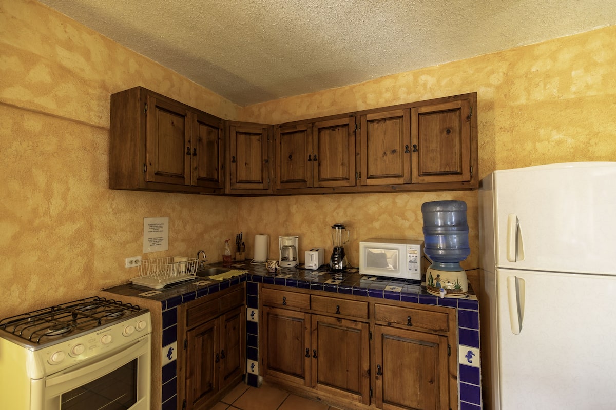 studio suite | private kitchen