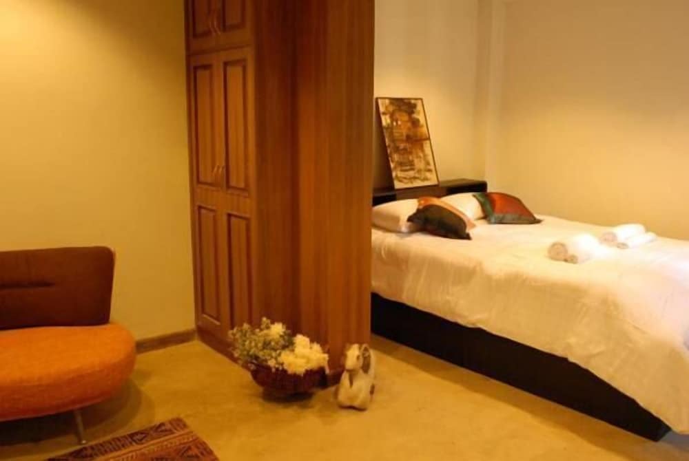 Baan Hanibah by null