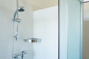 Ducha del cuarto de baño