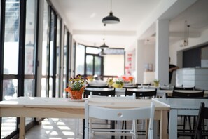 Interior - Lake Como Beach Hostel (Domaso)