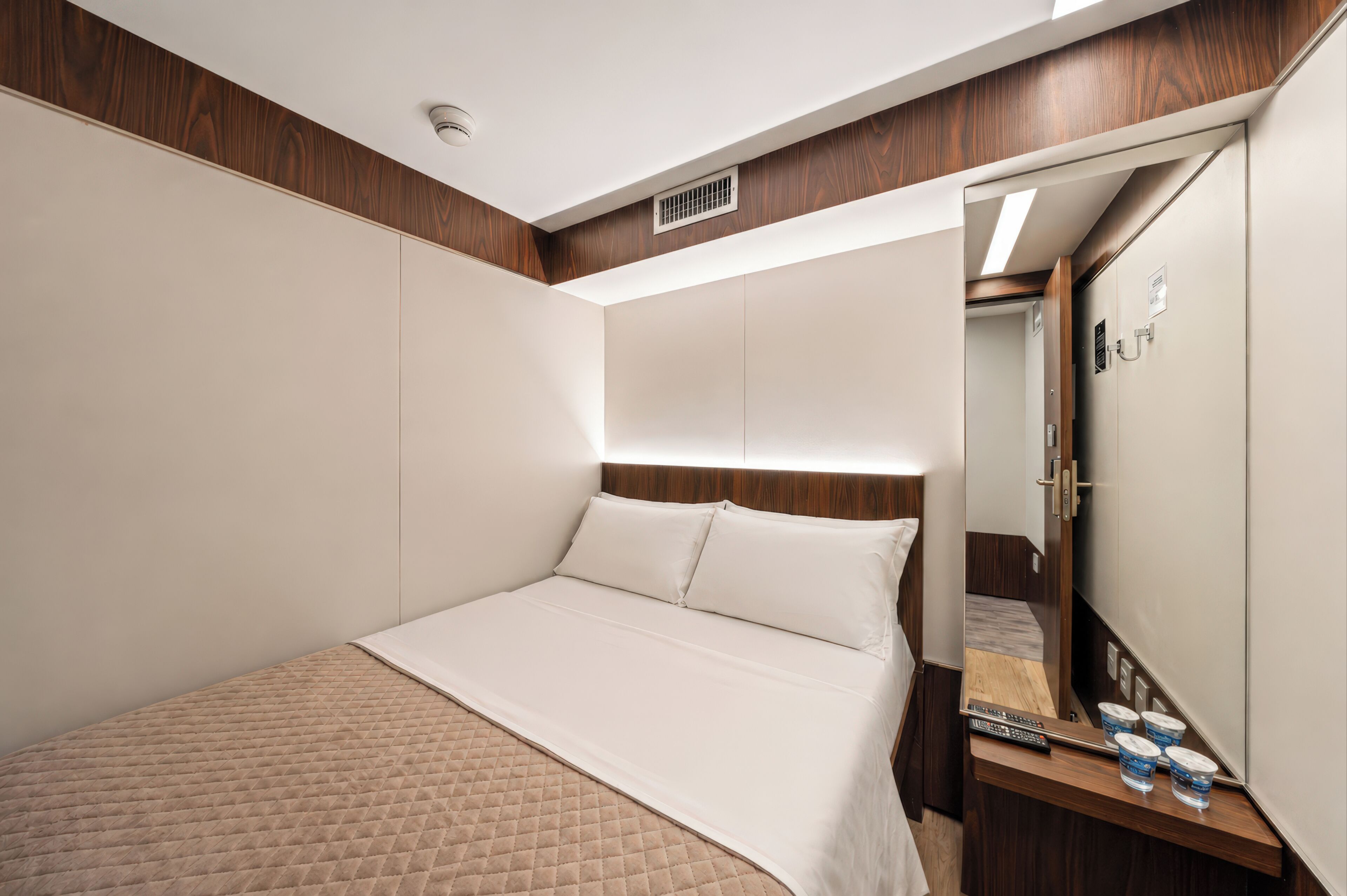 Chambre double, salle de bains commune | Literie hypoallergénique, accès au Wi-Fi (inclus), literie fournie