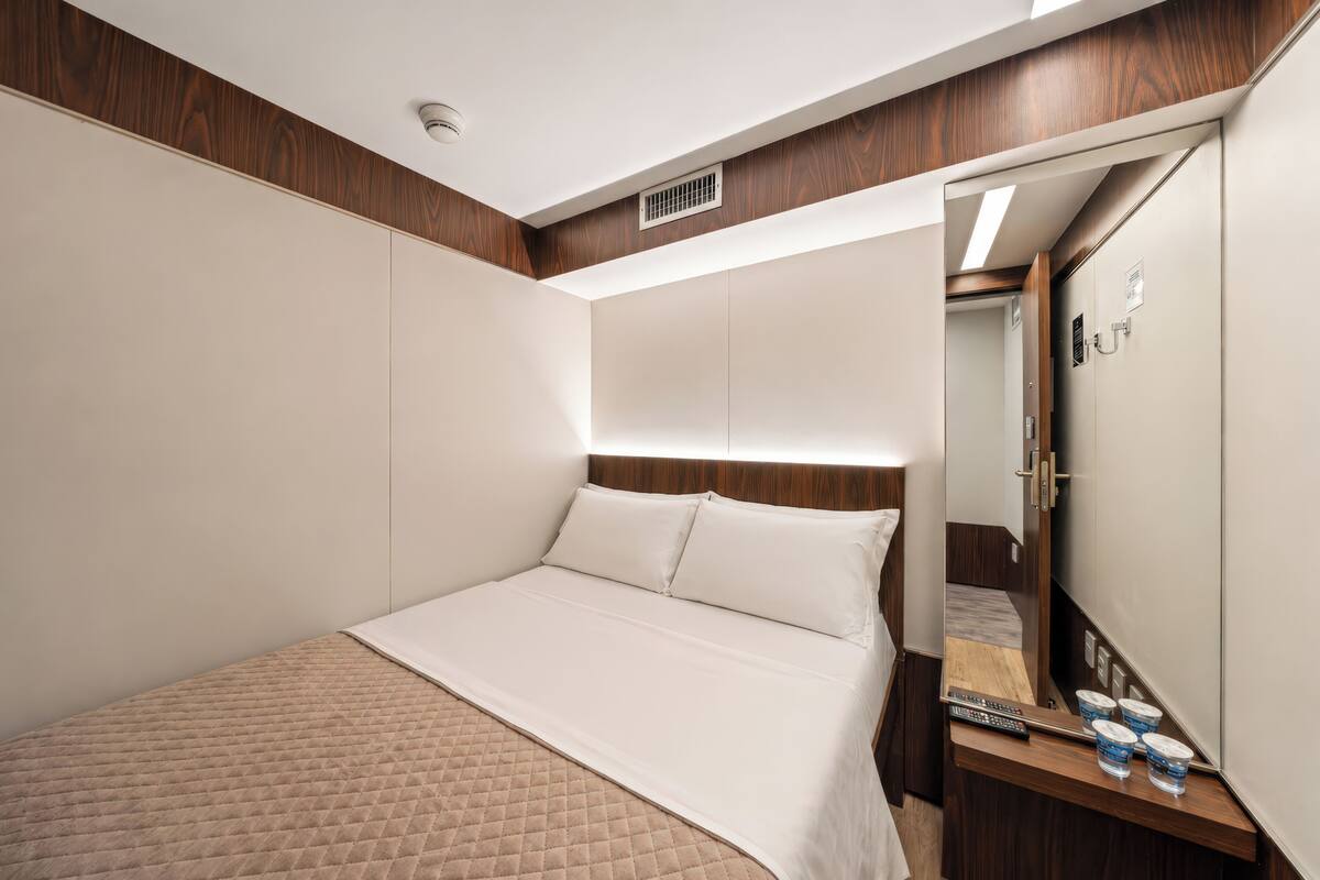 Chambre double, salle de bains commune | Literie hypoallergénique, accÚs au Wi-Fi (inclus), literie fournie