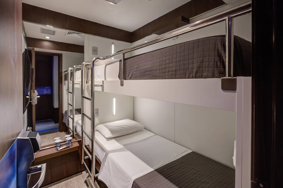 Hypo-allergenic bedding available, WiFi (free), bed sheets