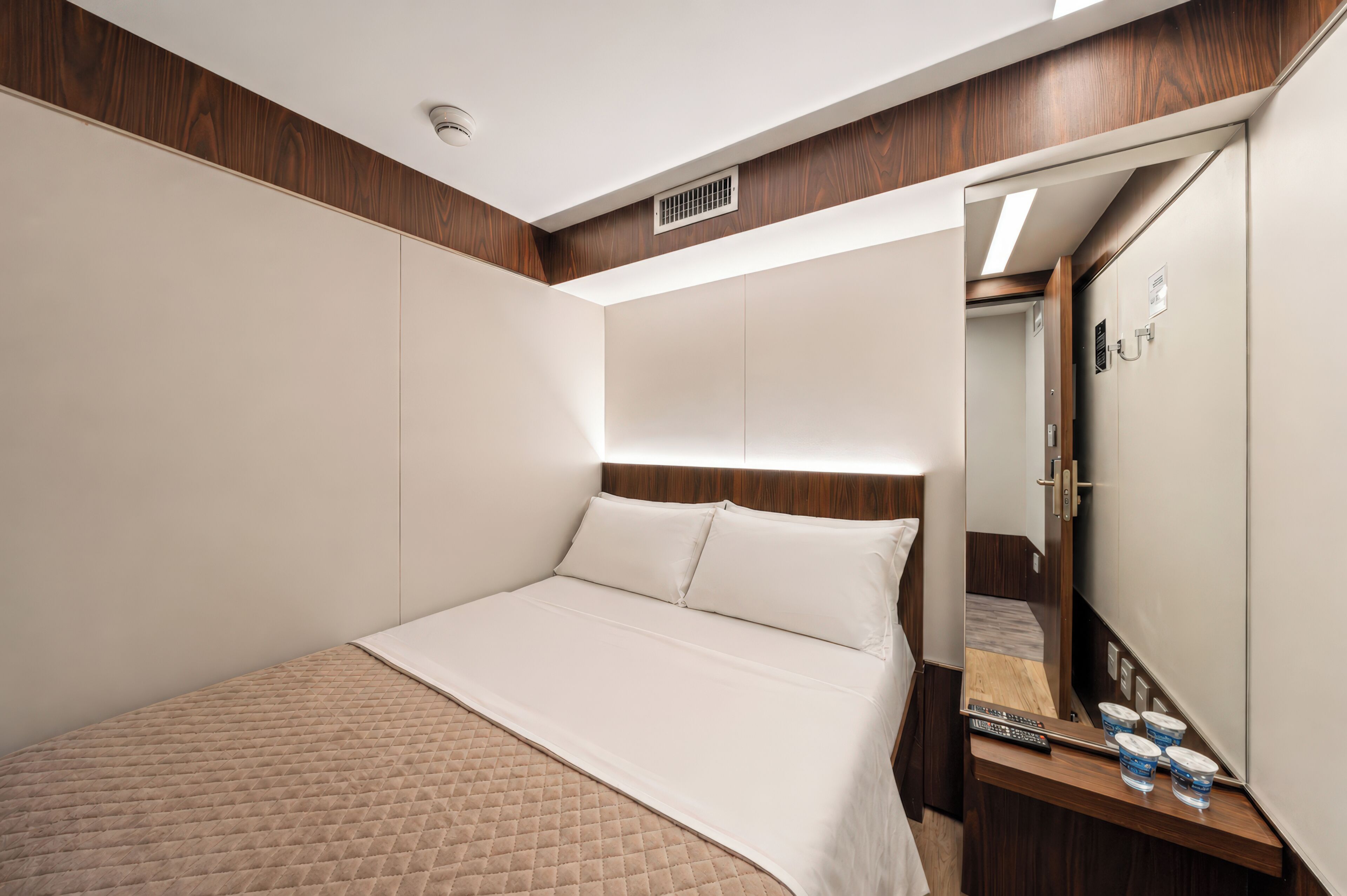 Chambre double, salle de bains commune | Literie hypoallergénique, accès au Wi-Fi (inclus), literie fournie