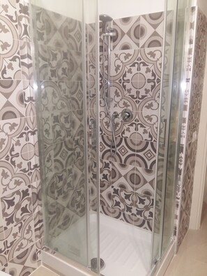 Luxury Quadruple Room | Bathroom - SunMoon (Rome)