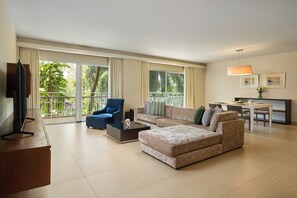 Living area - The Park Nine Hotel Srinakarin (Bangkok)