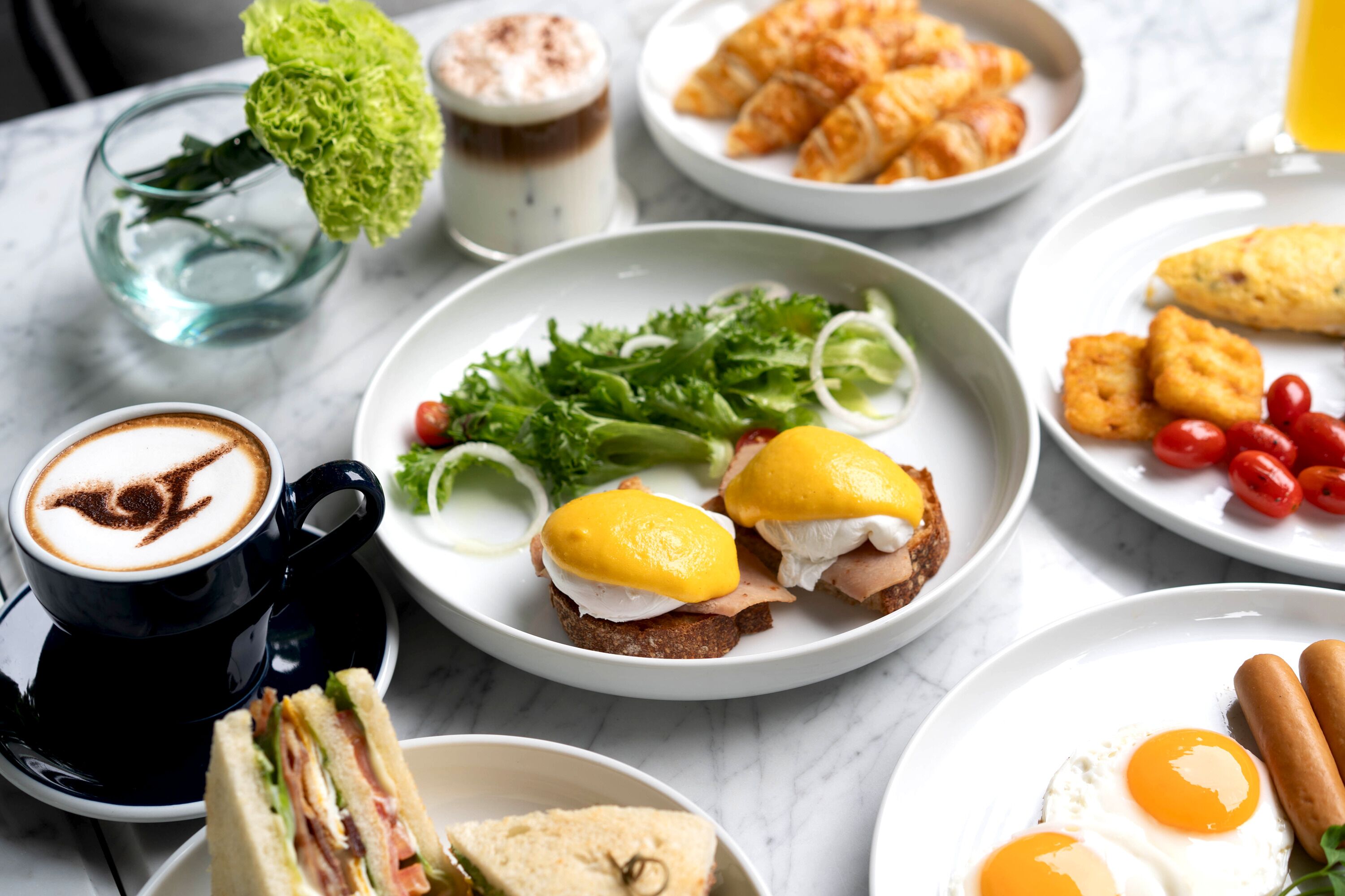 Petit déjeuner buffet (412 THB par personne)