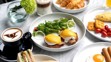 Esmorzar diari d'estil bufet (412 THB per persona)