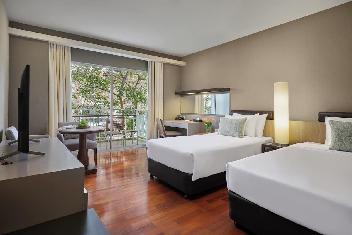 Superior Studio, Twin Beds, Non Smoking | 2 camere, minibar, una cassaforte in camera, una scrivania