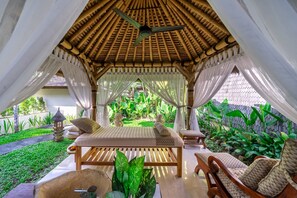 Body treatments, aromatherapy, hot stone massages, deep-tissue massages