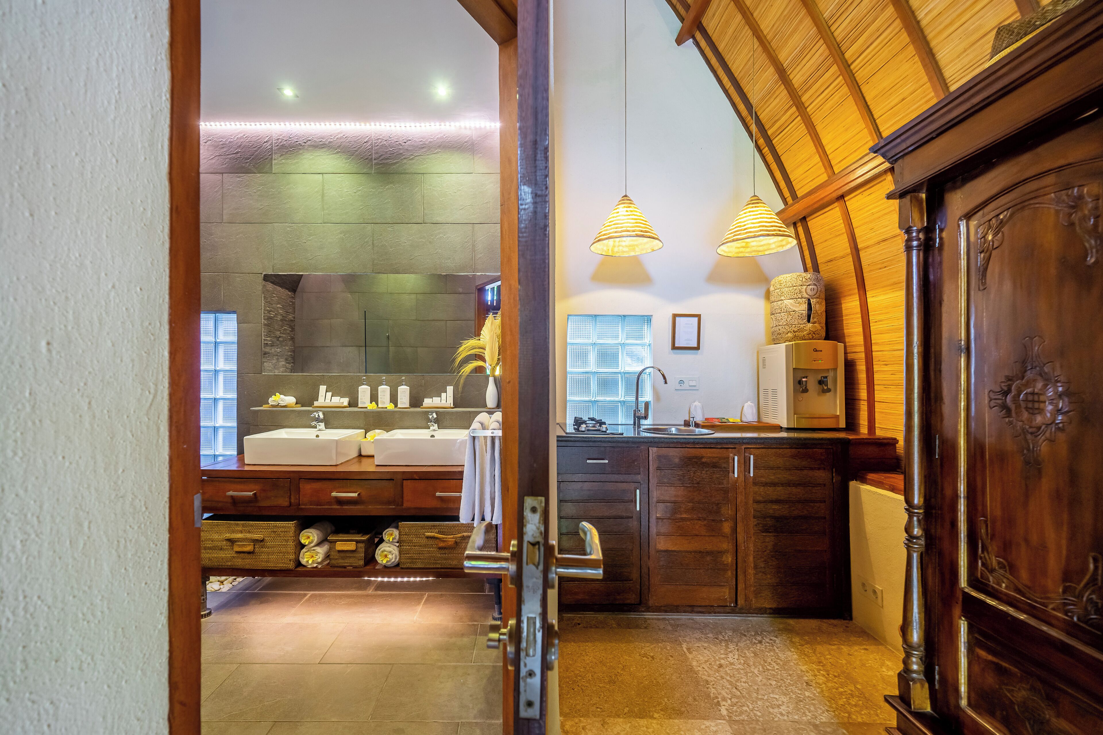 pillow-top beds, minibar, in-room safe, desk