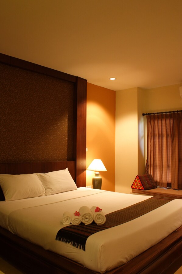 Habitación doble Deluxe | Minibar, camas extra y wifi gratis 