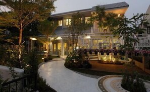 Front of property – evening/night - Baan Hmon-Oon (Chiang Mai)