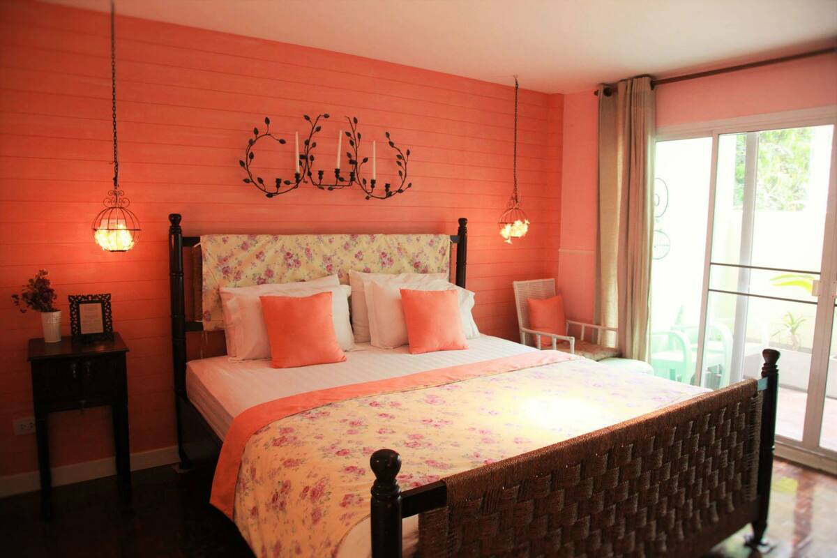 Kamar Superior | Seprai premium, meja kerja, dan tempat tidur lipat/tambahan