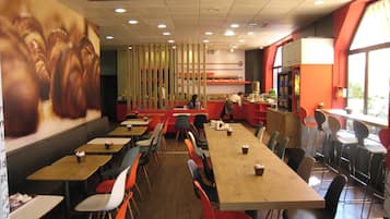 Daily buffet breakfast (BGN 16 per person)