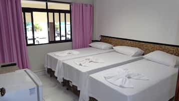 Frigobar, escrivaninha, Wi-Fi de cortesia, roupa de cama