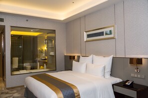 1 Schlafzimmer, hochwertige Bettwaren, Minibar, Zimmersafe