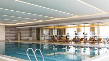 Indoor pool, pool loungers