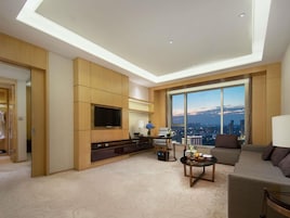 Ropa de cama de alta calidad y minibar