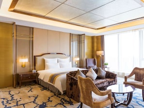 1 bedroom, premium bedding, minibar, in-room safe