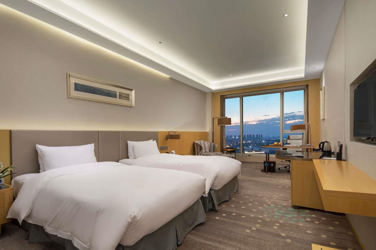 Superior Twin Room, 2 Twin Beds | Premium bedding, minibar, in-room safe, blackout drapes