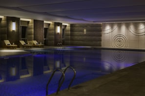 Indoor pool, pool loungers