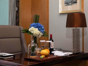 Executive Room, 2 Twin Beds | Premium bedding, minibar, in-room safe, blackout drapes - Pullman Changshu Leeman (Suzhou)