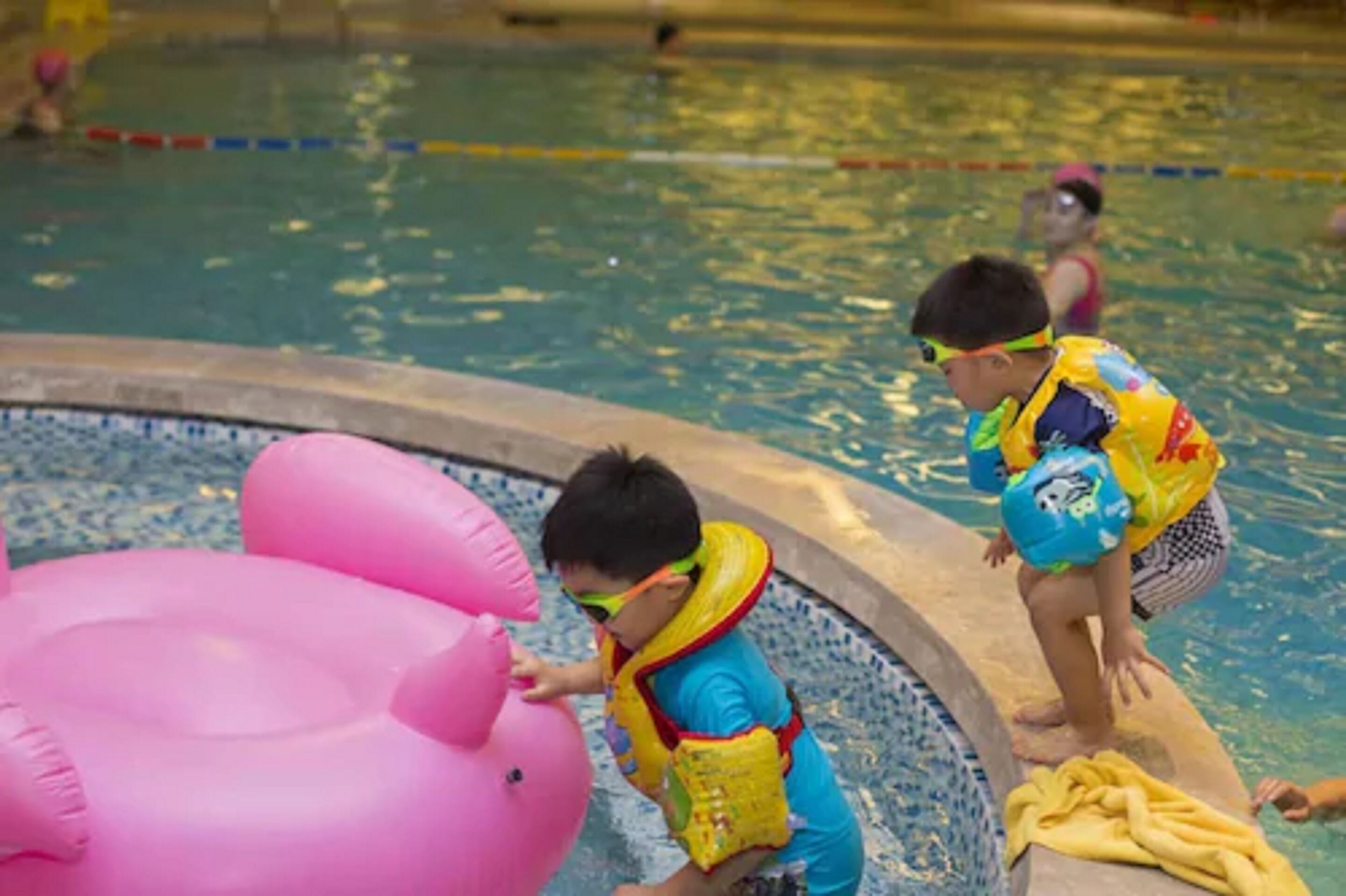 indoor pool, pool loungers