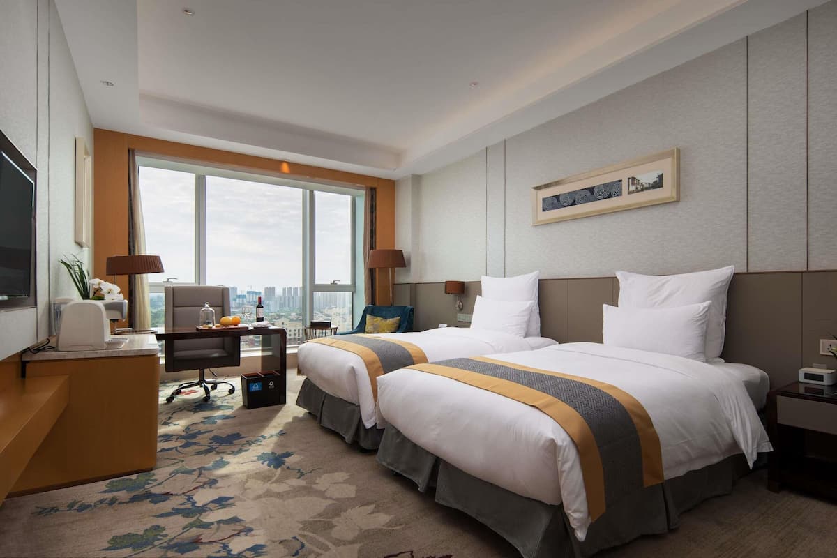 Executive Room, 2 Twin Beds | Premium bedding, minibar, in-room safe, blackout drapes