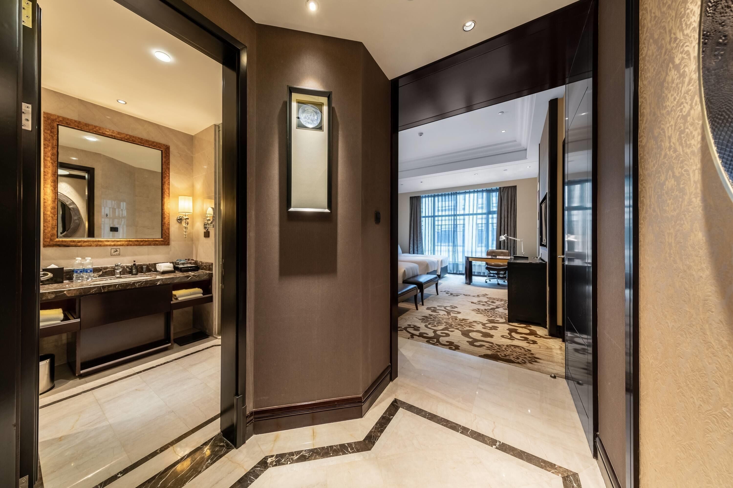 Room (Comfortable Four-Beds)