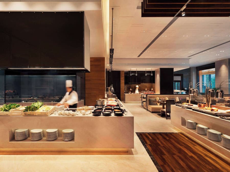 2 restaurants, lunch, dinner served; Chinese cuisine