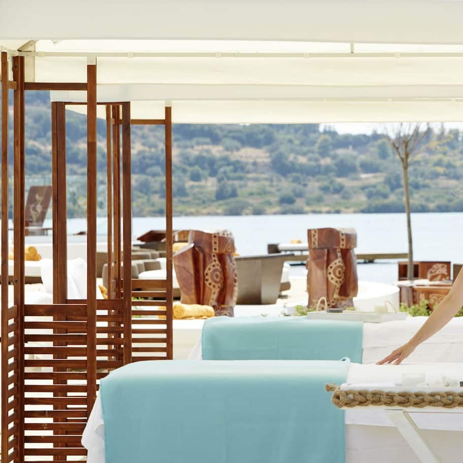 Couples treatment rooms, body treatments, aromatherapy