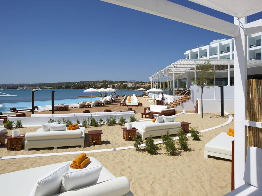 Sun deck