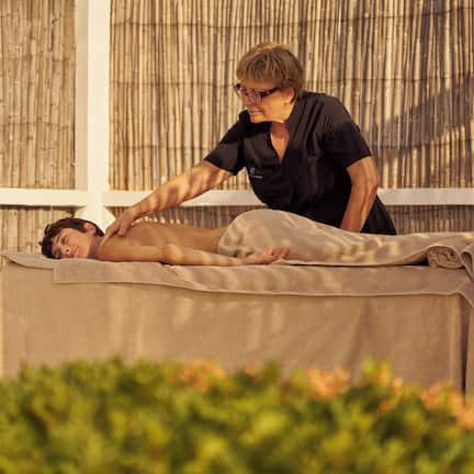 Couples treatment rooms, body treatments, aromatherapy