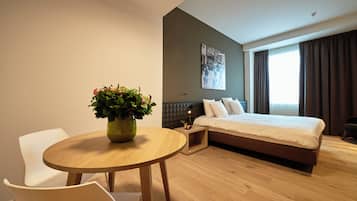 Room (Long Stay room) | Hypo-allergenic bedding, minibar, in-room safe, desk