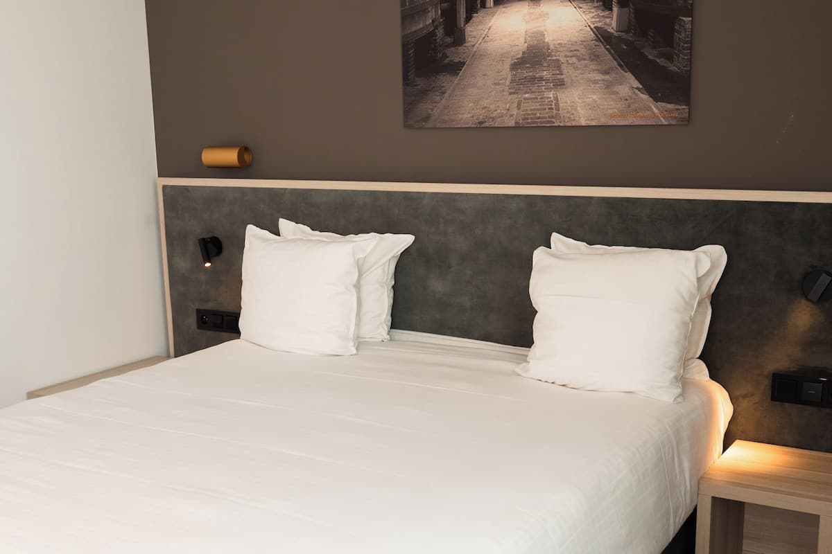 room (superior room) | hypo-allergenic bedding, minibar, in-room safe, desk