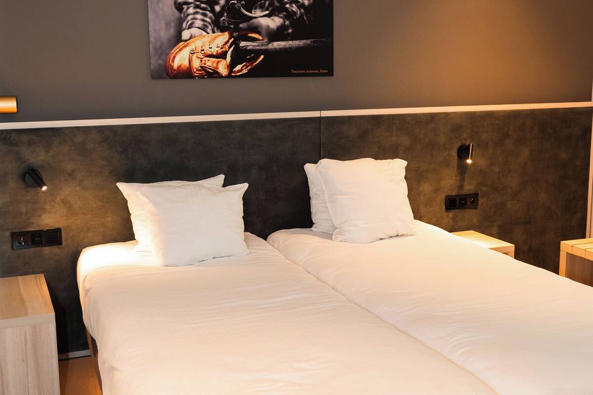 room (superior room) | hypo-allergenic bedding, minibar, in-room safe, desk