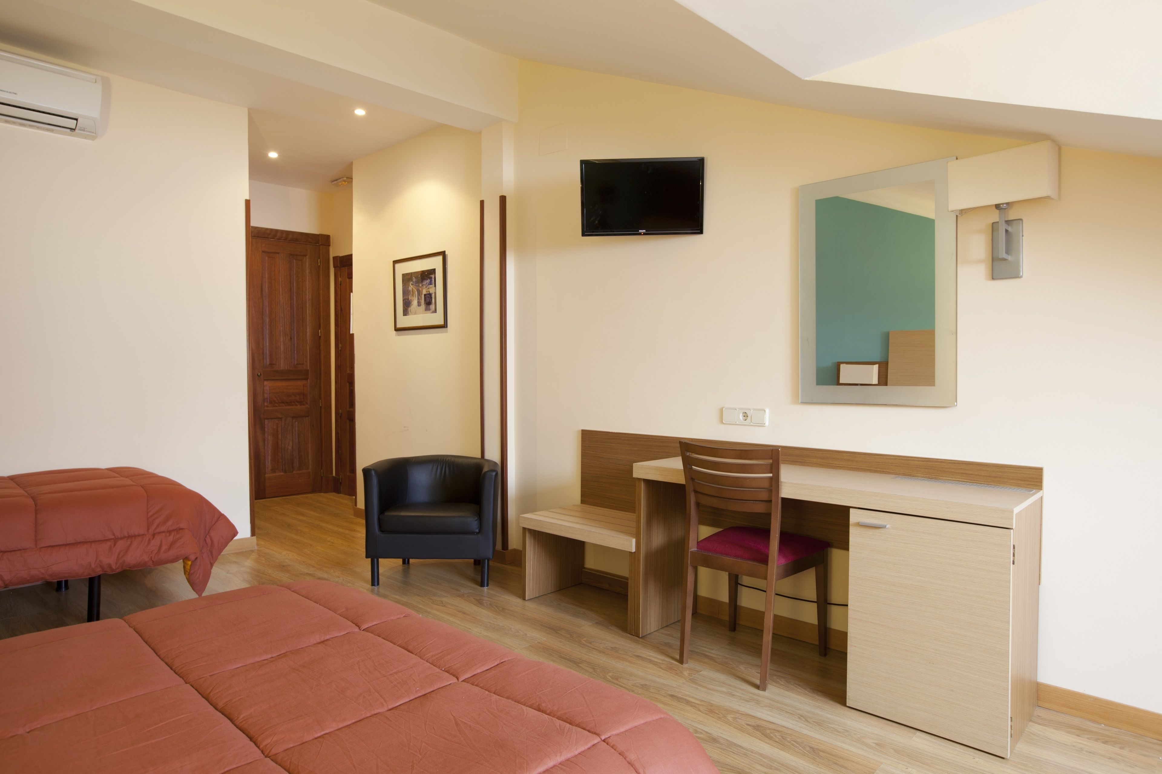 double room (with extra bed) | premium bedding, down duvets, in-room safe, desk