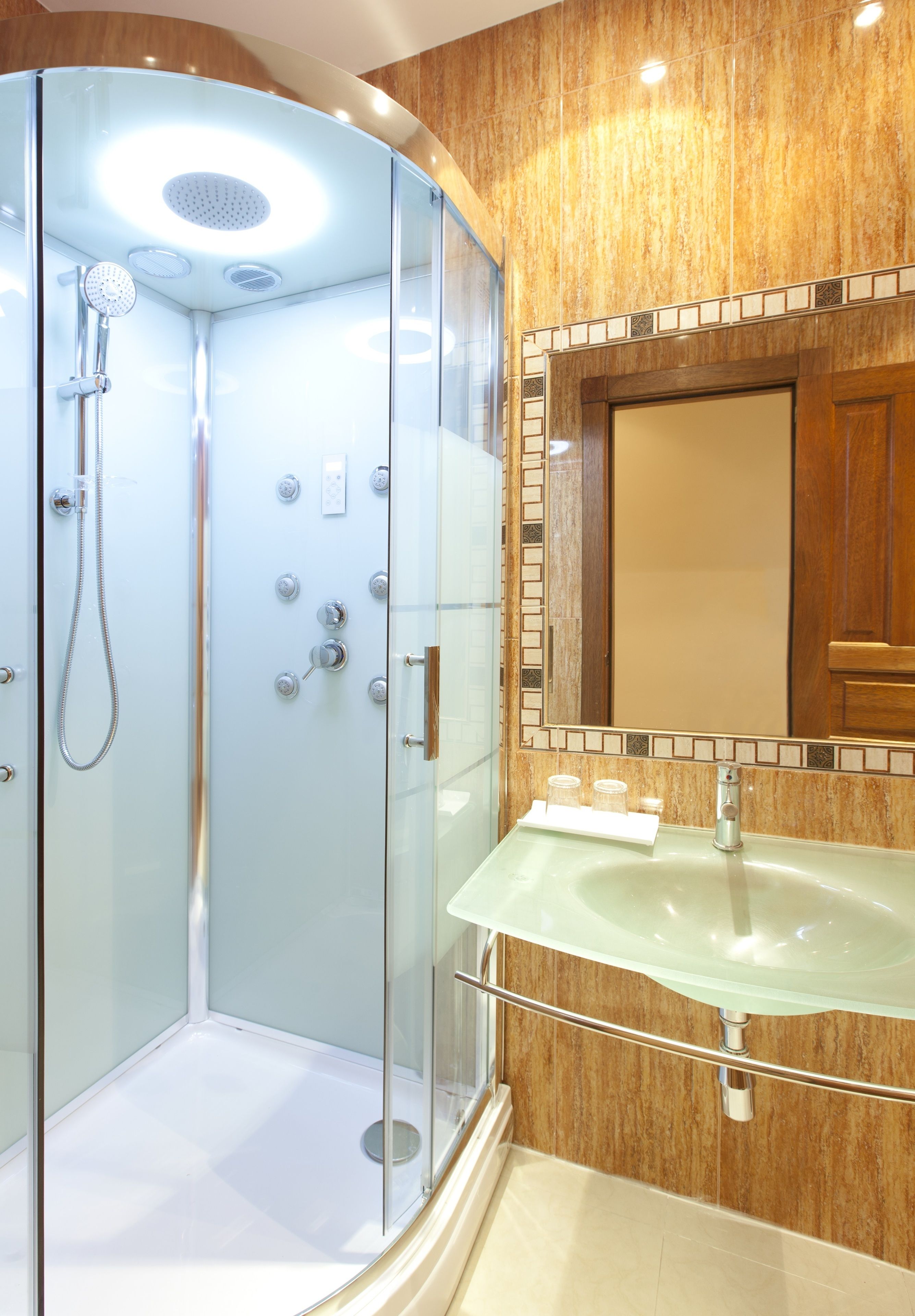 double room single use | bathroom | hydromassage showerhead, free toiletries, hair dryer, towels