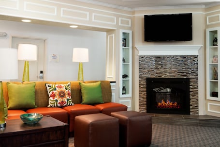 Lobby sitting area. Baymont by Wyndham Odessa