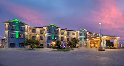 Best Western Plus Emerald Inn & Suites