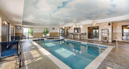 Best Western Plus Emerald Inn & Suites