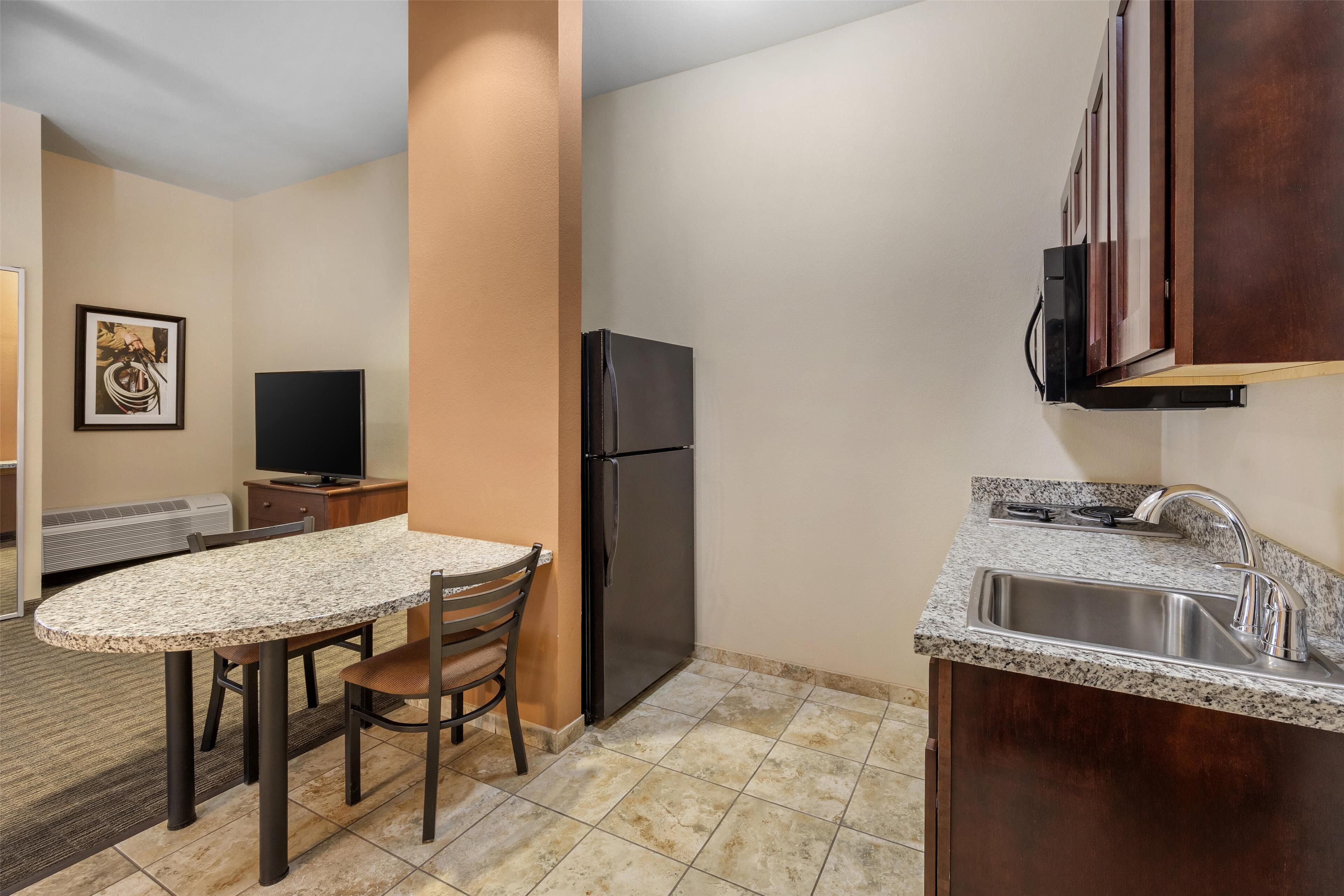 standard room, 1 king bed, non smoking, kitchenette | desk, laptop workspace, blackout curtains, iron/ironing board