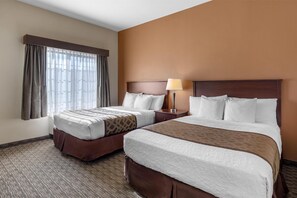 Desk, laptop workspace, blackout curtains, iron/ironing board - Best Western North Edge Inn (Dodge City)