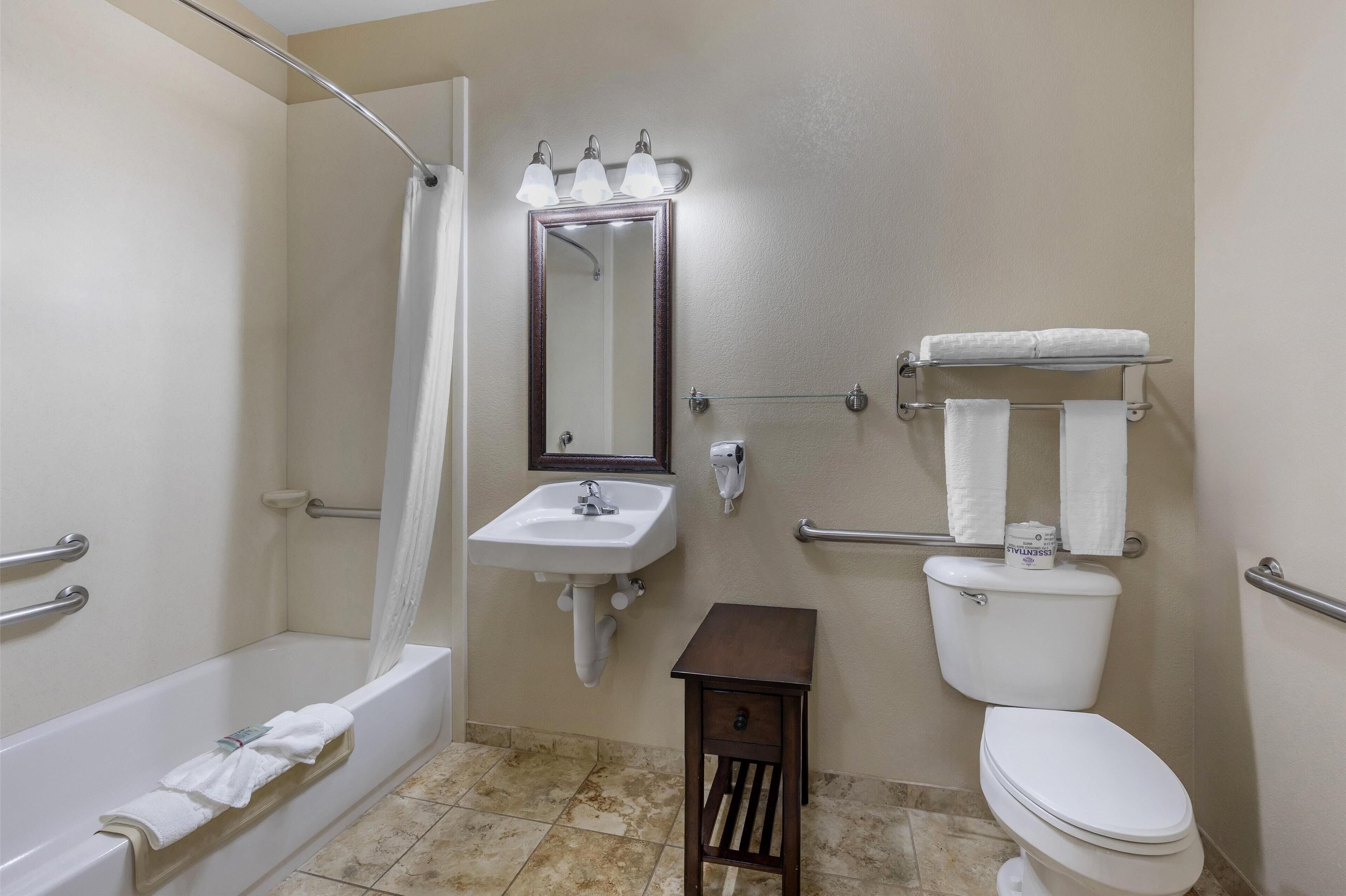 combined shower/bathtub, free toiletries, hair dryer, towels