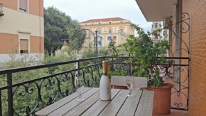 Tripla Superior con balcone | Terrace/patio - B&B Eco (Pompei)