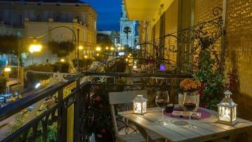 Camera Superior con balcone | Terrasse/Patio