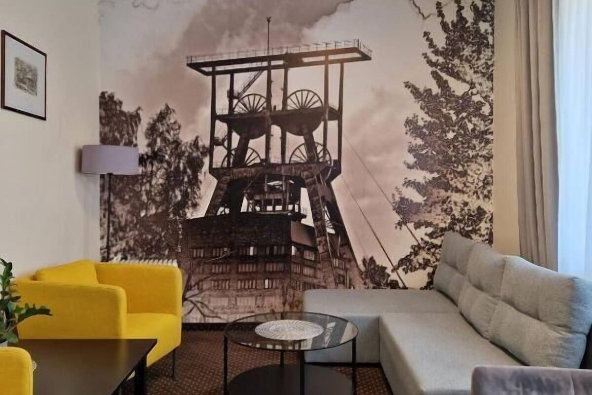 Classic Studio Suite | Desk, blackout drapes, iron/ironing board, free WiFi