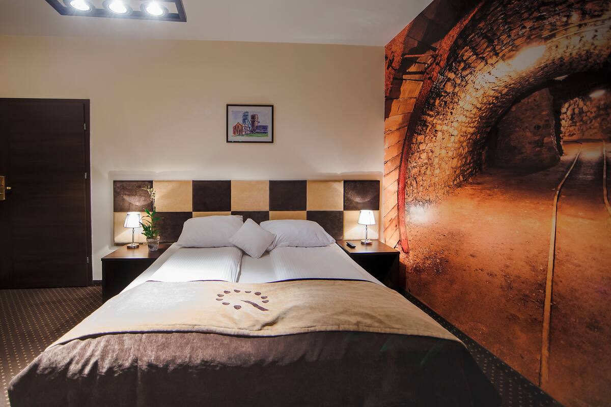 Desk, blackout drapes, iron/ironing board, free WiFi